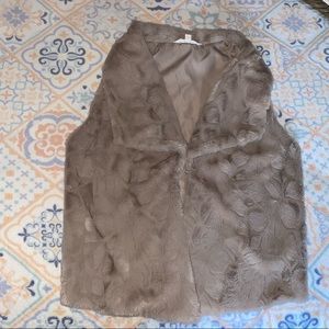 Fur vest